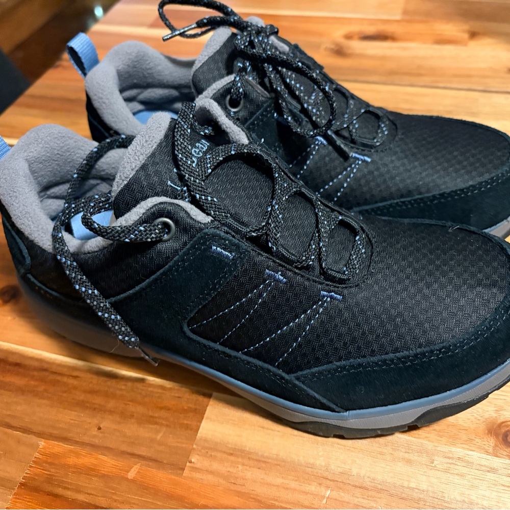 L.L. Bean Snow Sneakers 5 Low size 9 (Medium B) NWT Unworn Womens